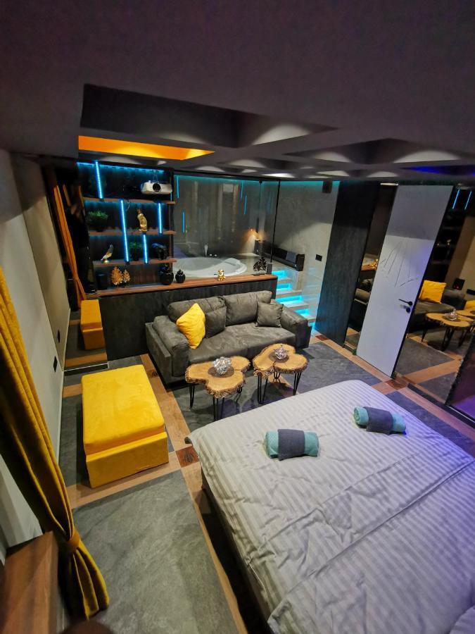 Pentlux - Spa Penthouse In The Heart Of Skopje Esterno foto