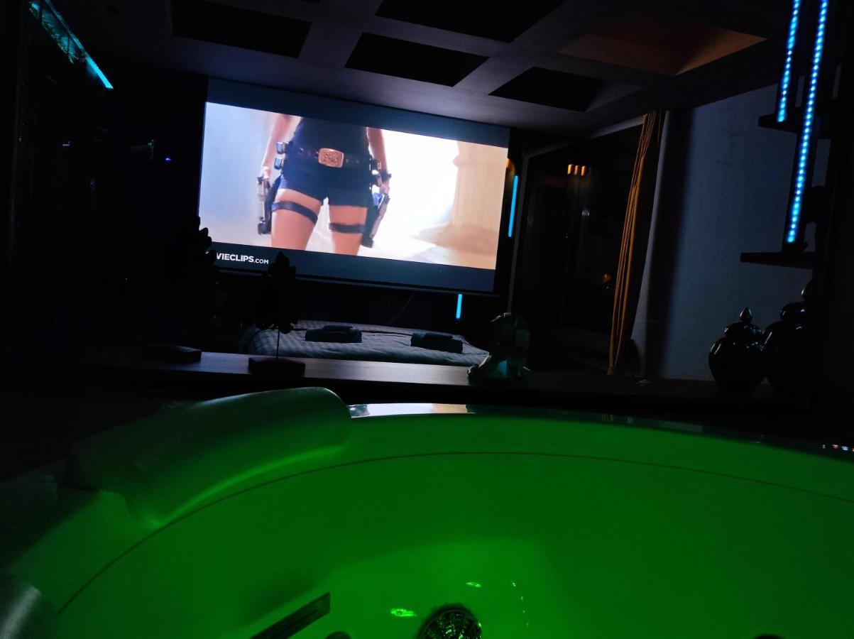 Pentlux - Spa Penthouse In The Heart Of Skopje Esterno foto